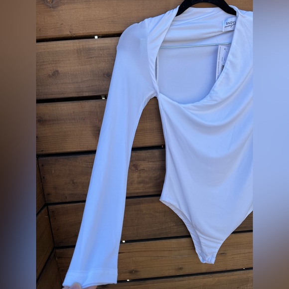 NWT REVOLVE Syndys ‘Danny’ Bodysuit, One shoulder, white, size US 6, UK 10, Med - Picture 3 of 11